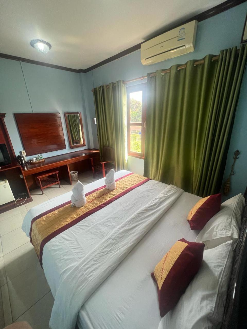 Khampaseuth Hotel Vang Vieng Exterior photo